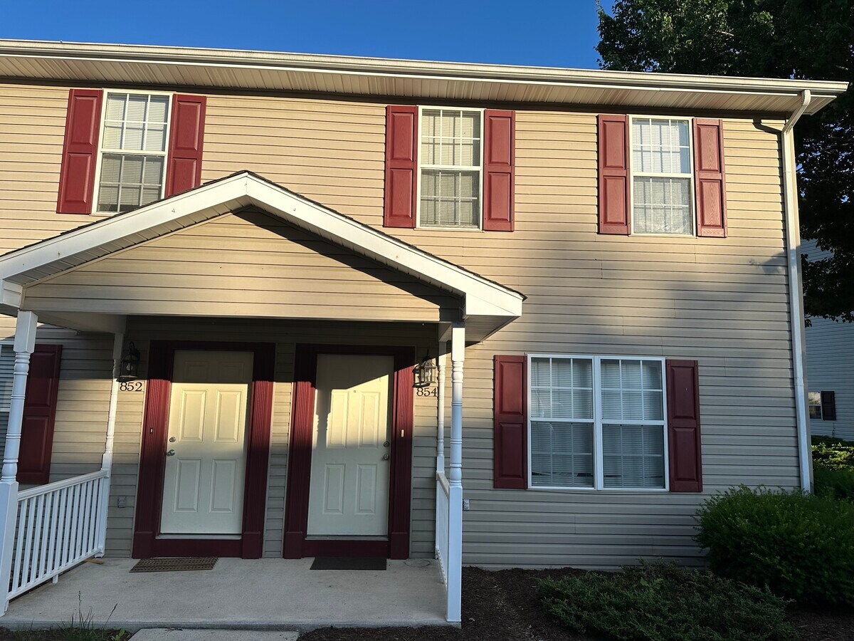 Photo - 854 Patrick Henry Dr Townhome