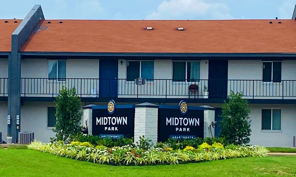 Midtown Park is located on 21st in between Yale and Sheridan.