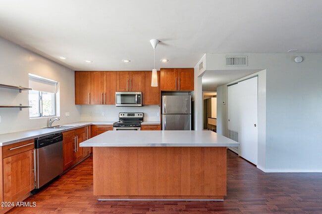 Photo - 1630 E Georgia Ave Unidad 204