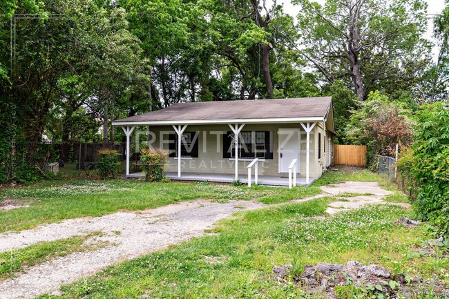 Beautiful Renovated 3 Bedroom/1 Bathroom H... - Beautiful Renovated 3 Bedroom/1 Bathroom H... House