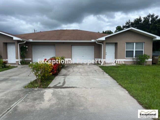 Building Photo - More Photos Coming Soon!2x2 Duplex with Ga... Rental