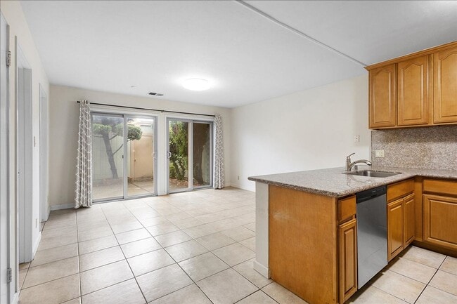 Photo - 3310 Fir Ave