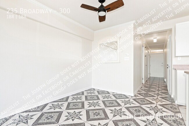 Photo - 235 Broadway-300 Unidad 300