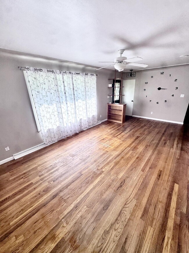 3 bed, 2 bath Renovated Home!