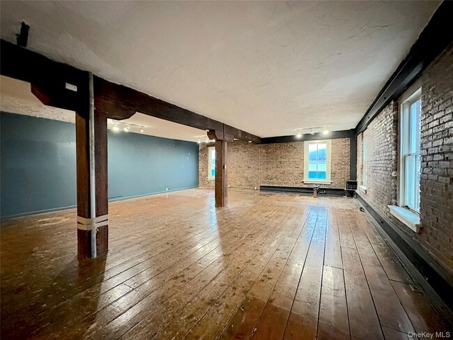 Photo - 12 Front St Unit 1