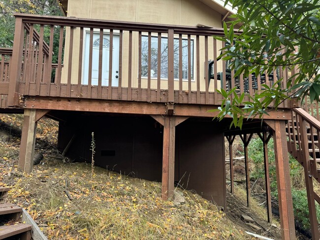 9000 - EMERALD HILLS - 9000 - EMERALD HILLS Apartment Unit CANYON CABIN