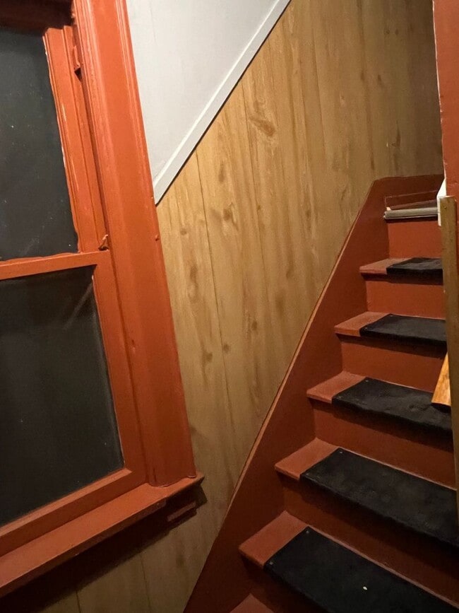 Photo - 375 Military Rd