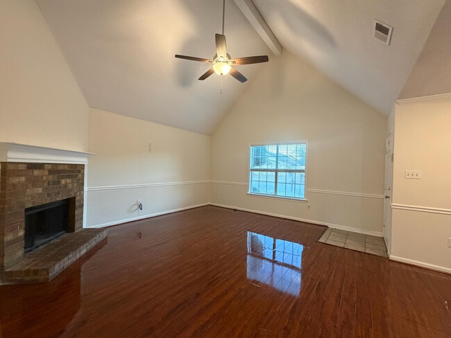 Photo - 6893 Snyder Rd