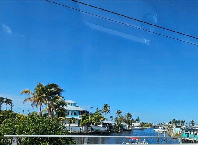 Photo - 10796 Russell Rd