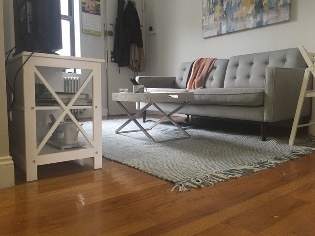 Photo - 128 Thompson St