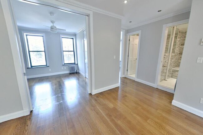 Building Photo - 326 E 100th St Rental