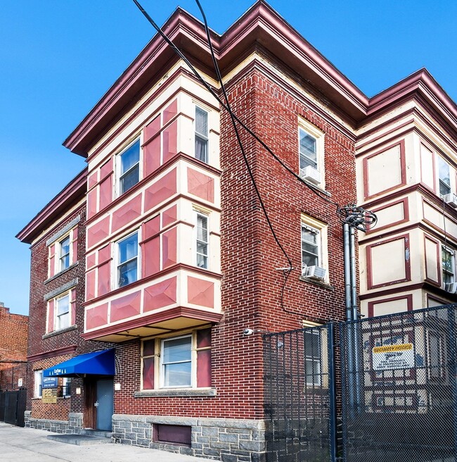 Front Entrance - Carlton Arms