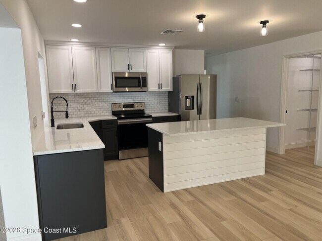 Photo - 751 Burman Ln NE