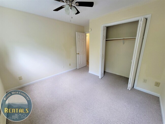 Photo - 323 Mountain Aire Ln Unit B