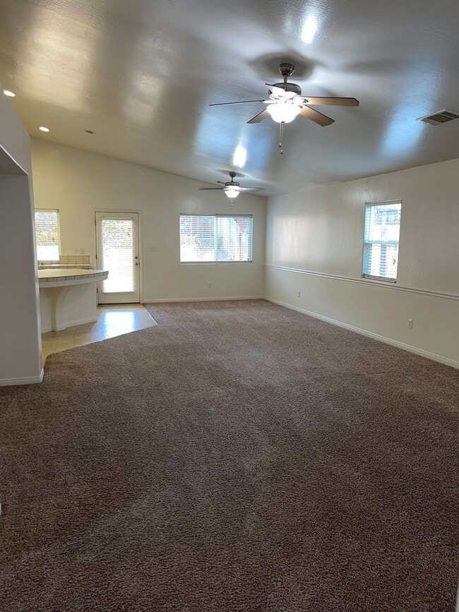 Photo - Beautiful 3 bed 2 bath Home in Rosedale!