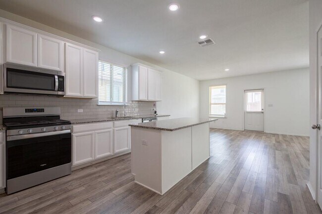 Photo - 509 Goat Willow Ln