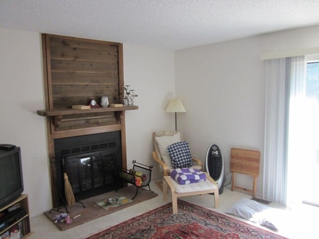 Photo - 3 Bedroom, 2 Bath Townhouse with Attached Garage in Desirable Lafayette, CO!