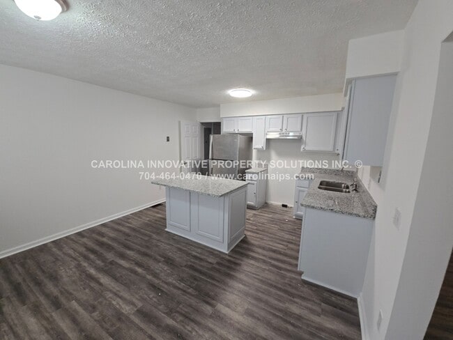 Photo - 1409 Tinnin Ave