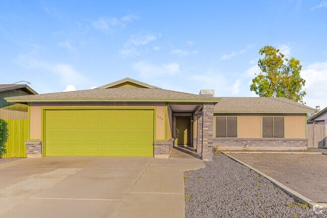 Building Photo - 664 S Robin Ln Rental