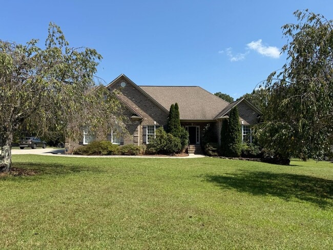 Building Photo - Beautiful Brick Home in NW School District