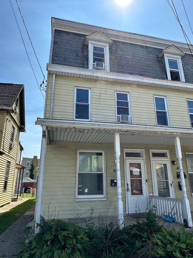 Photo - 404 4th St Unit apt B