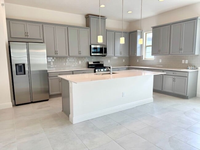 Photo - Home For Rent In Saint Cloud with 5 Bedroom/3 Baths