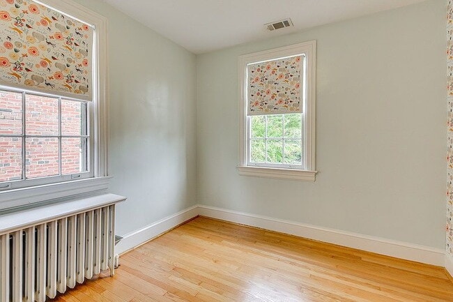 Photo - 3-Bed in the Heart of Washington, D.C. – Spacious 1996 Sq Ft with 2 Full Baths!"