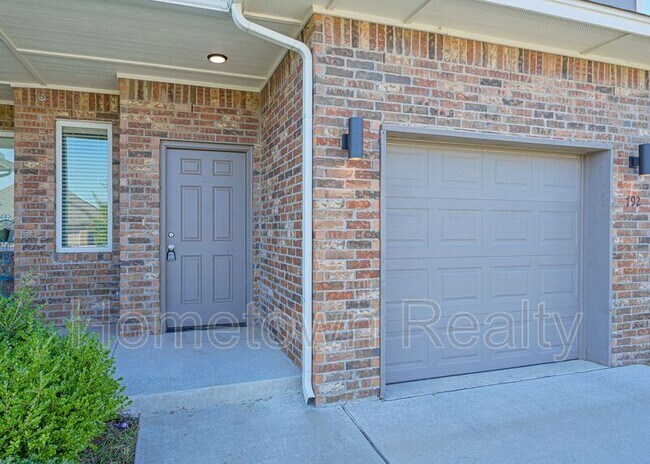 Photo - 792 SW 13th St