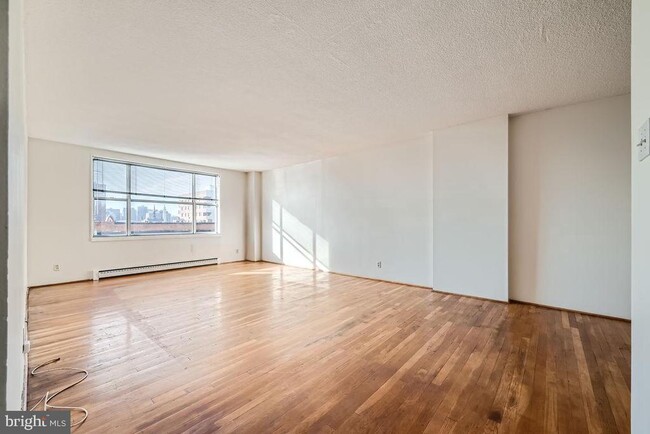 Building Photo - 1101 St Paul St Unit 602