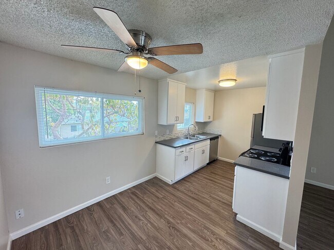 Photo - Bay Street Apts