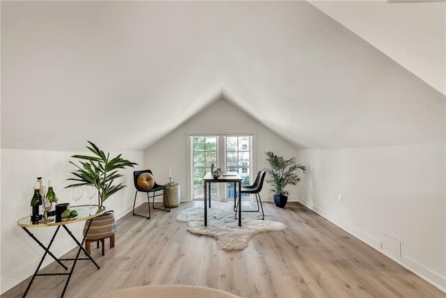 Photo - 901 Argonne Ave NE Unit B