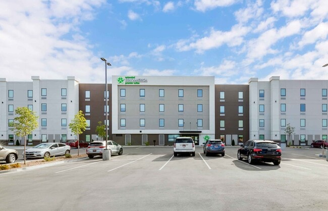 Photo - Furnished Studio-Meridian