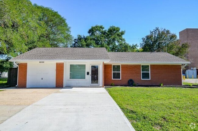 Building Photo - 8330 Waterbury Dr Rental