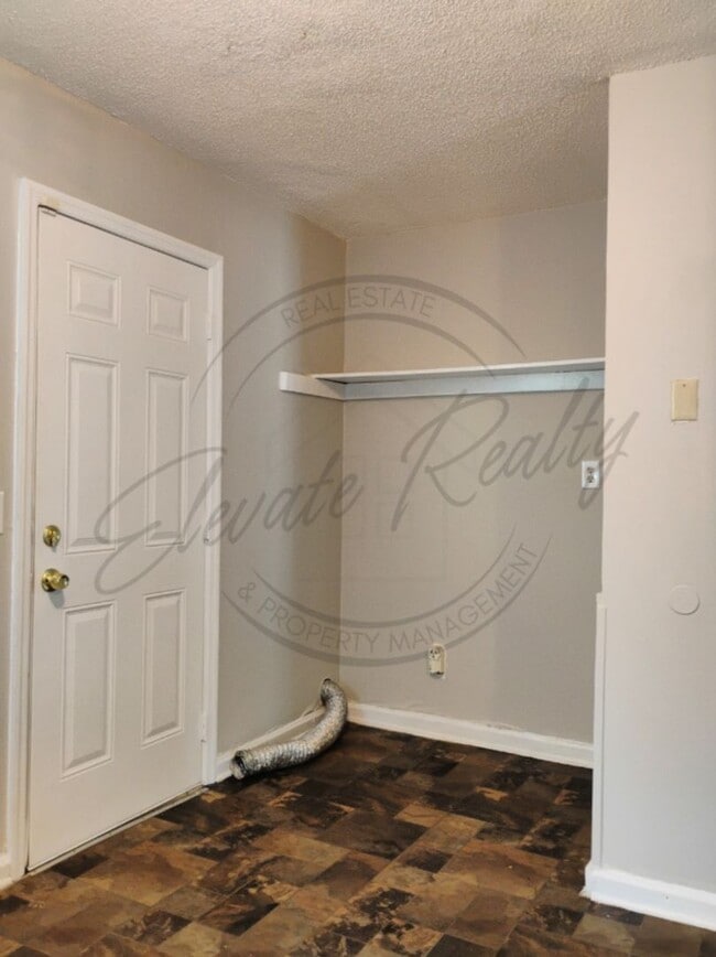 Photo - Two Bedroom Townhouse with deck near Trini...