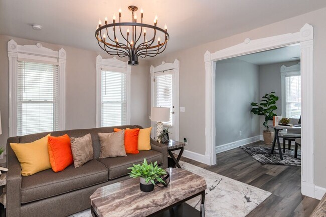 Photo - 130 Mound St