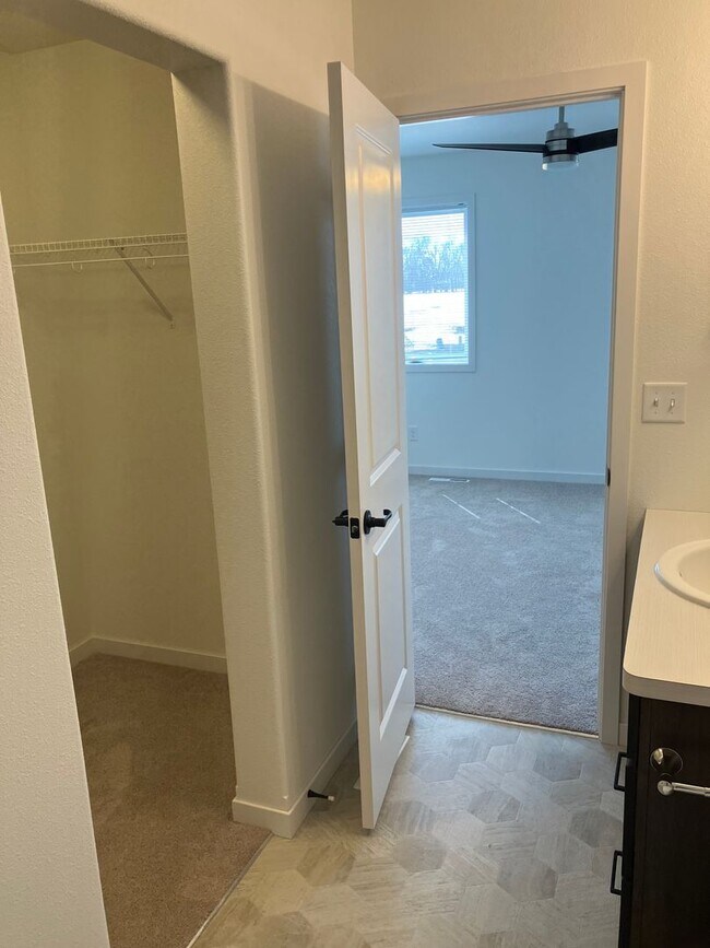 Photo - 4 Bed 3 Bath Twin Home