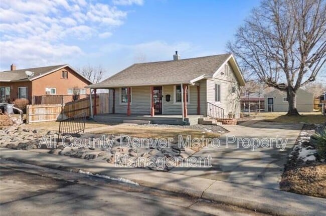 Photo - 528 Tennyson St