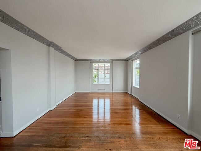 Photo - 1314 Hayworth Ave