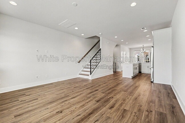 Photo - 2146 N Graham St