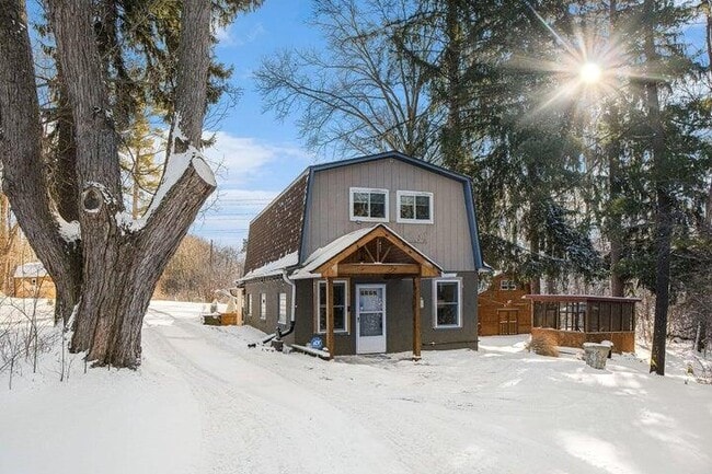 Building Photo - 5990 Plymouth Rd