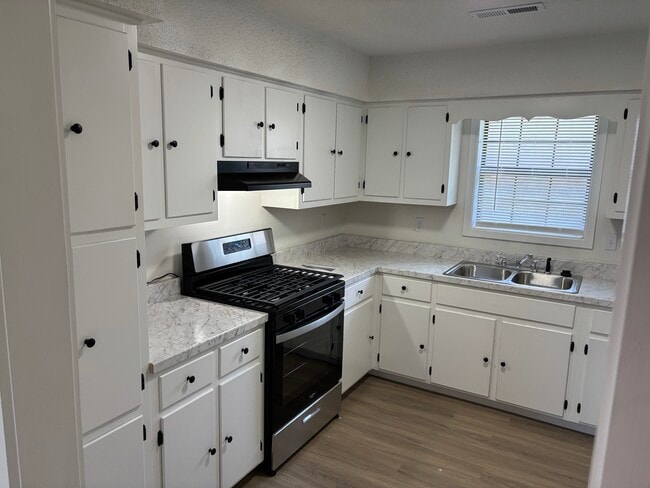 Photo - 1235 Harrell