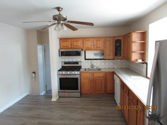 Building Photo - 746 W Milton St Rental