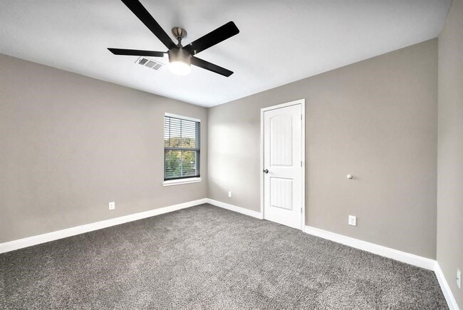 Photo - 5807 Southmund St