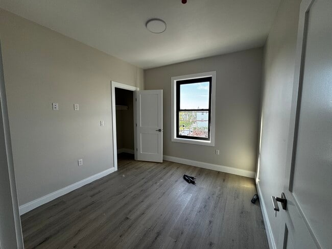 Building Photo - 50 Sachem St Unit 3 Rental