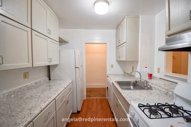 Kitchen - 1832 Crafton Blvd Unit 1832B