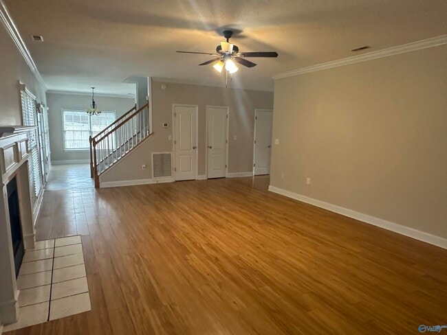 Photo - 129 Cannes Dr SE