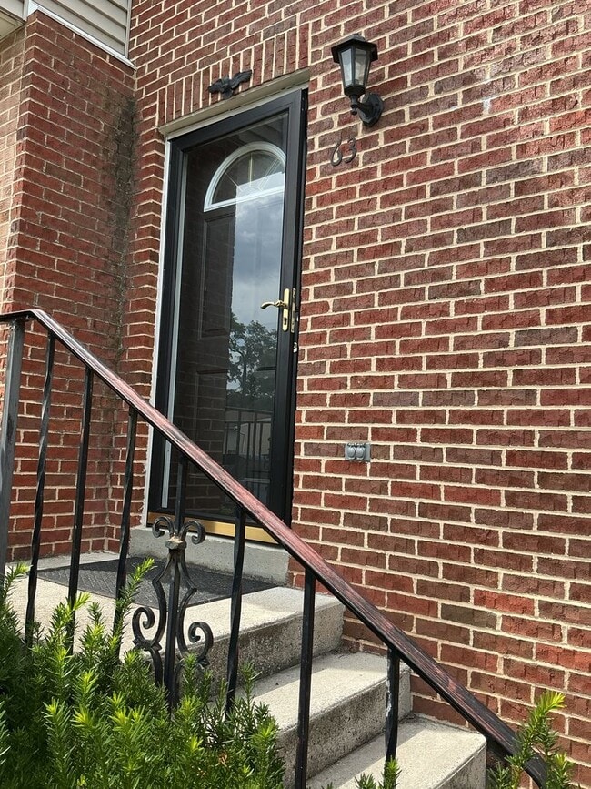 Building Photo - 63 Ashford Dr