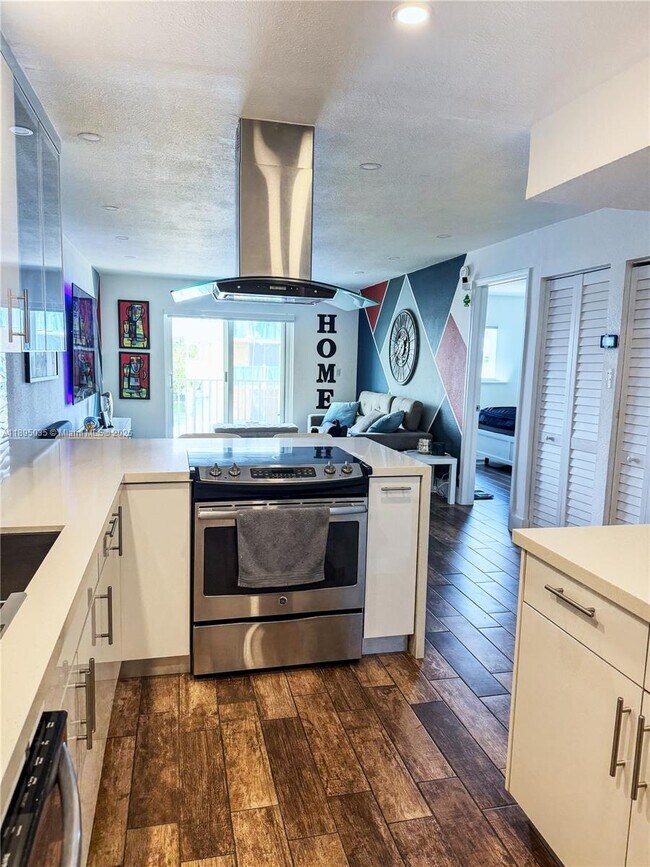 Photo - 7830 Dickens Ave Unit 403