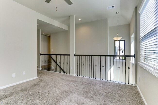 Building Photo - 2527 Terrace Point Dr Rental