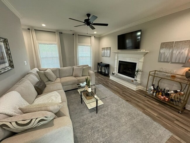 Photo - Knoxville 37920 - **COMING AVAILABLE August 1st** Beautiful single family home located in South K...